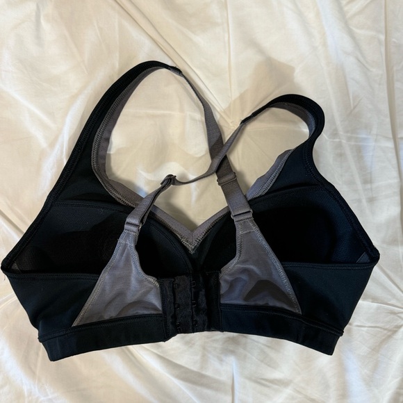 ADIDAS sports bra - Picture 3 of 3